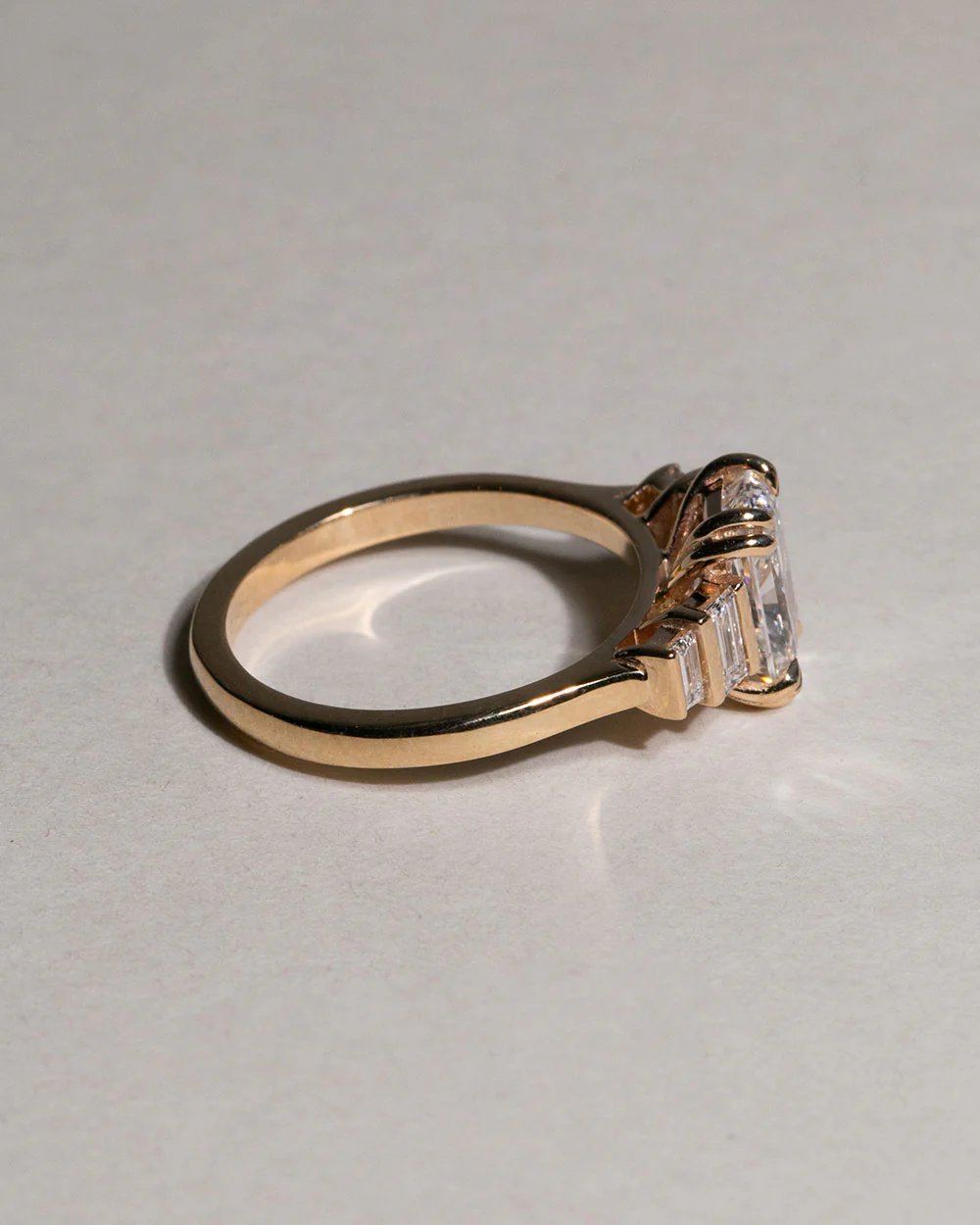9ct Yellow Gold Lab Grown Diamond Geometric Five Stone Ring - Image 4
