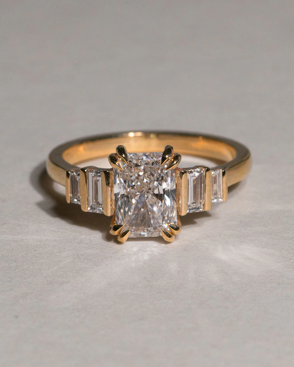 18ct Yellow Gold Lab Grown Diamond Geometric Five Stone Ring - Image 3