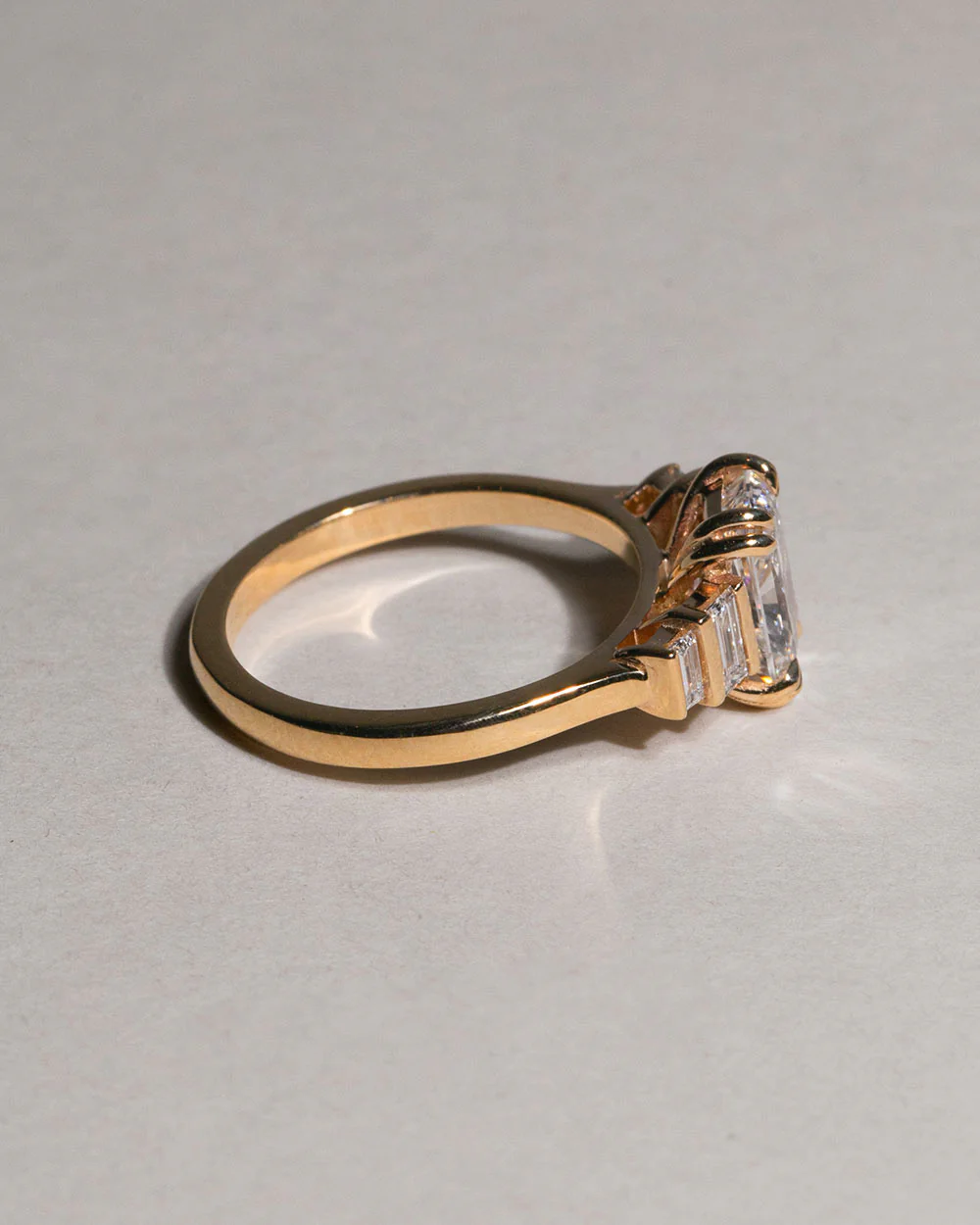 18ct Yellow Gold Lab Grown Diamond Geometric Five Stone Ring - Image 4