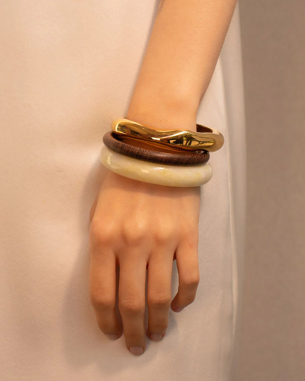 Round Jade Bangle - Image 2