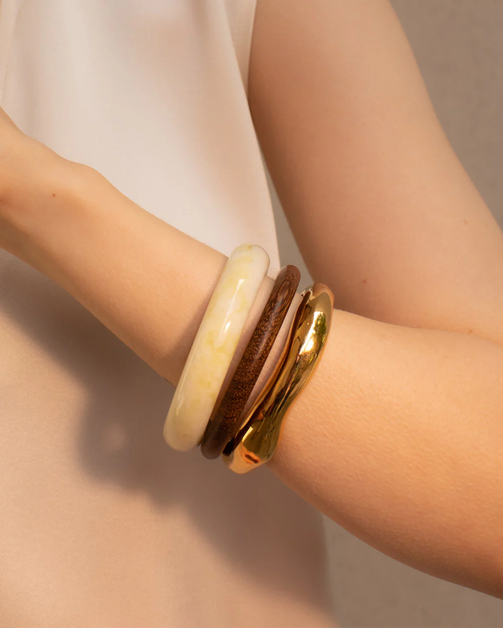 Round Jade Bangle - Image 3