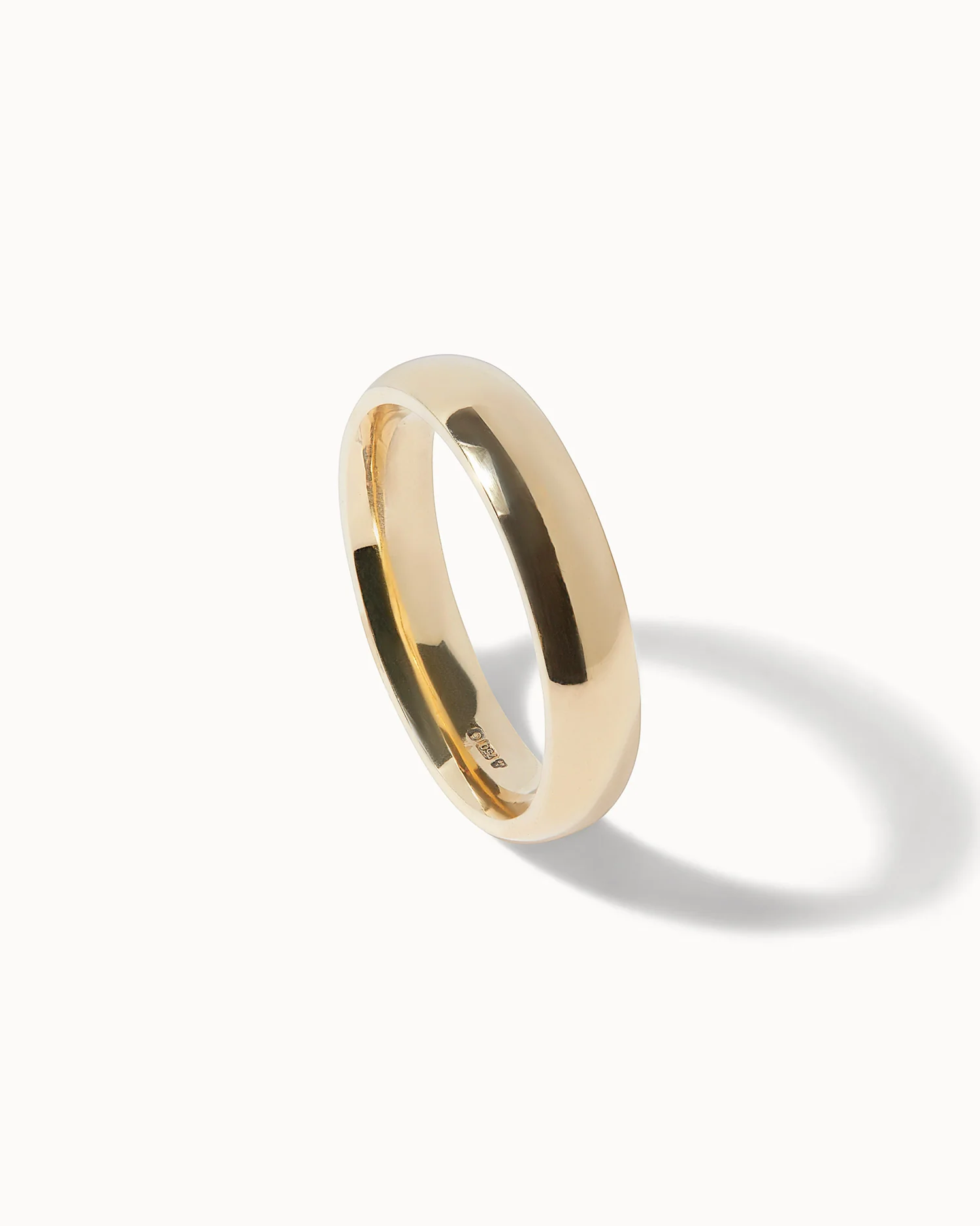 9ct Yellow Gold Classic Ring - 4mm Band - Image 3