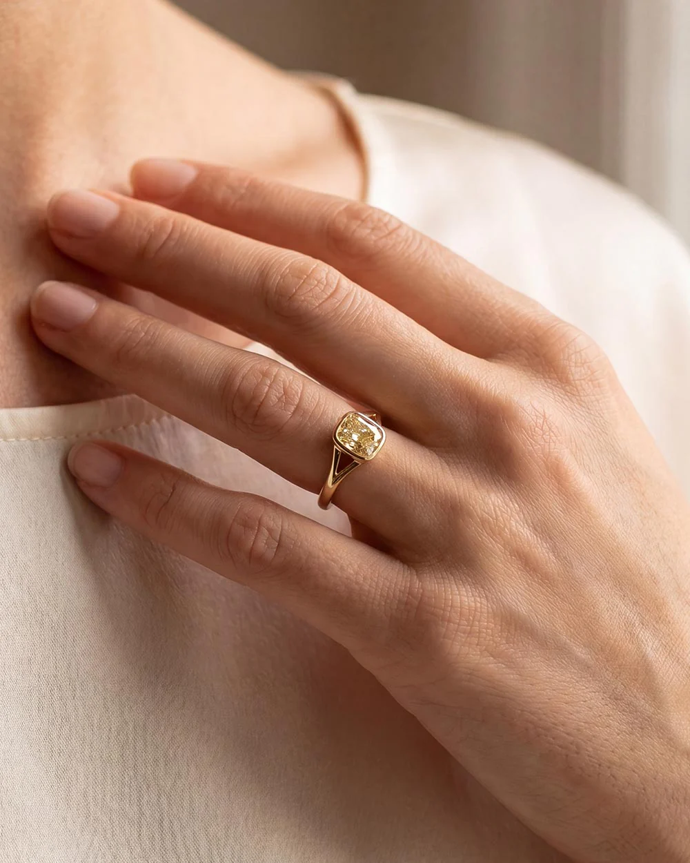 Romy 1.08ct Yellow Sapphire Ring - Image 3