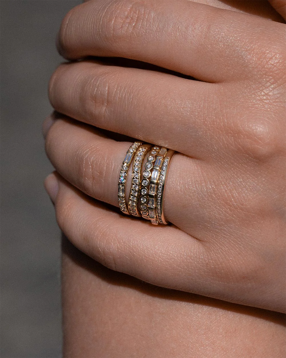 9ct Yellow Gold East to West Baguette Diamond Ring - Image 5