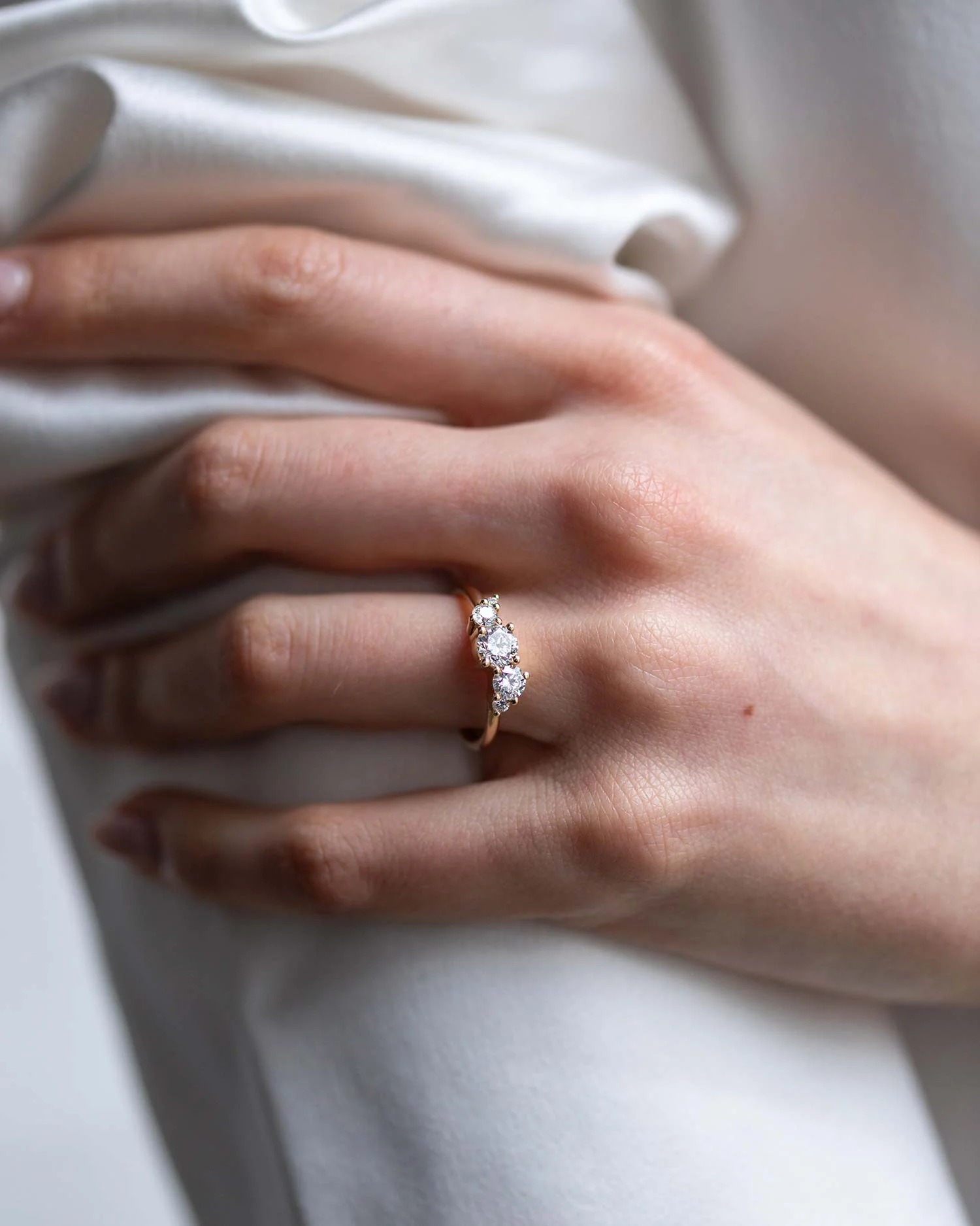 9ct Gold Lab Grown 0.5ct Diamond Cluster Ring - Image 3
