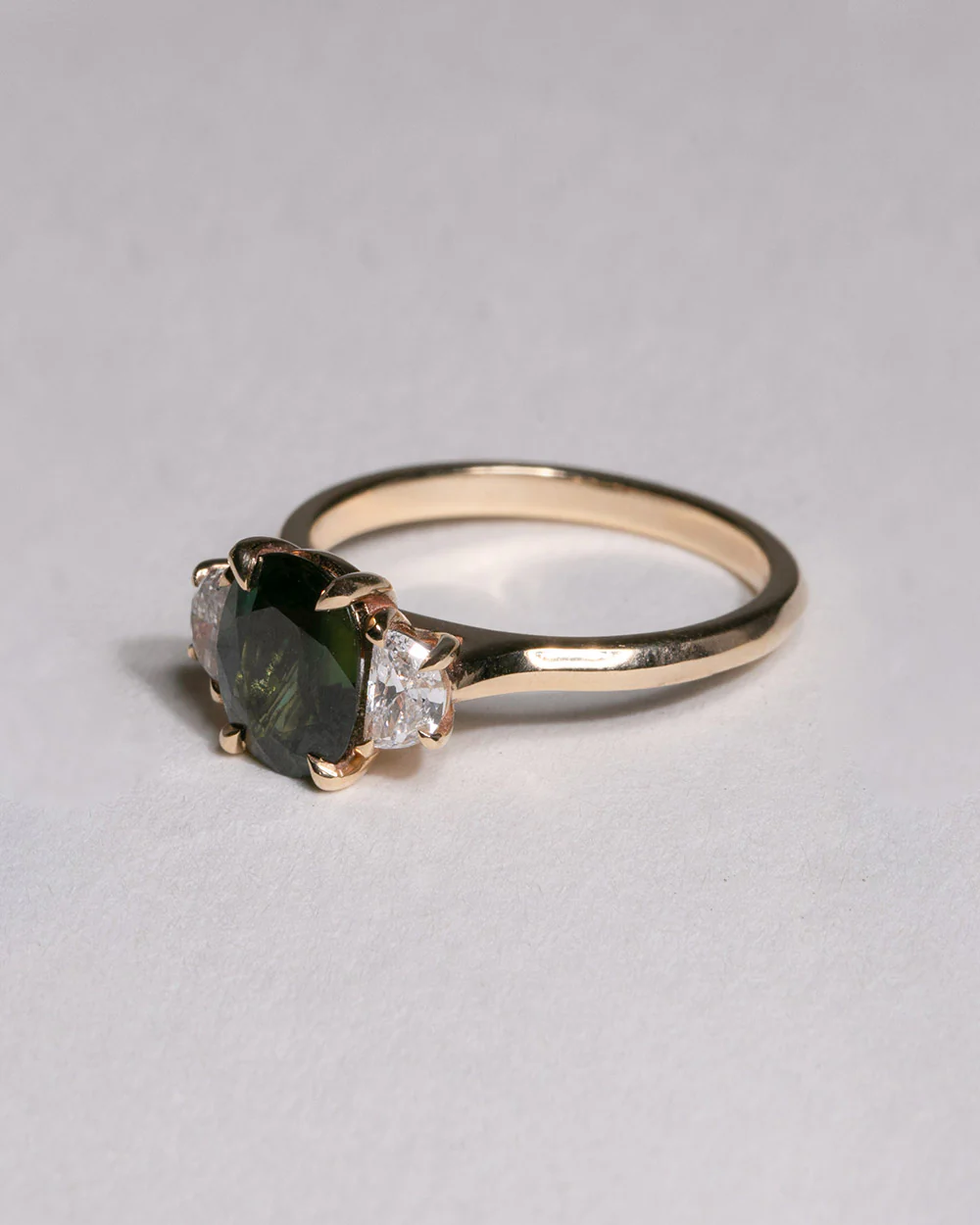Noa 1.91ct Green Sapphire Ring - Image 3