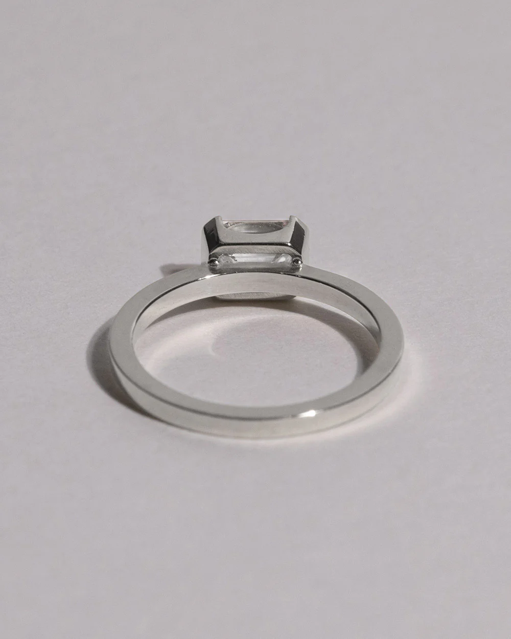 18ct White Gold Emerald Cut 1ct Lab Grown Diamond Ring - Image 4